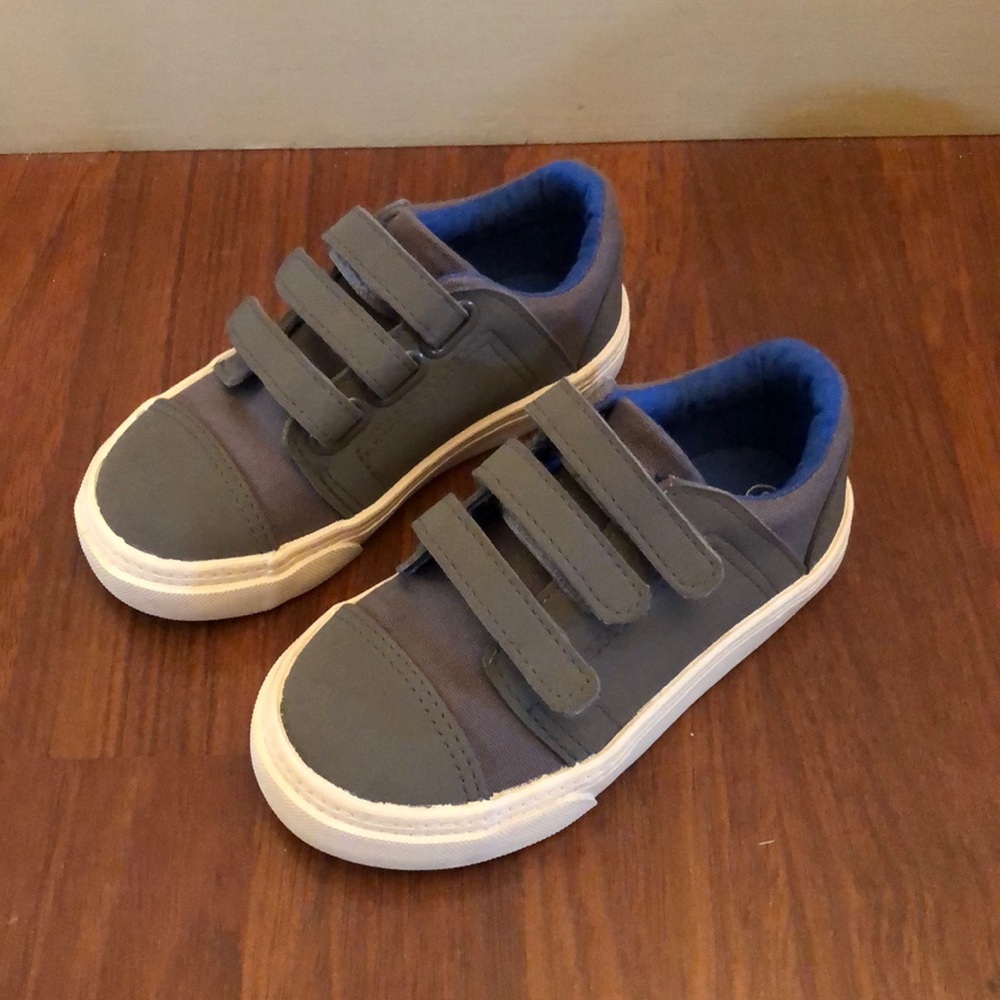 NWT American Eagle toddler sneakers